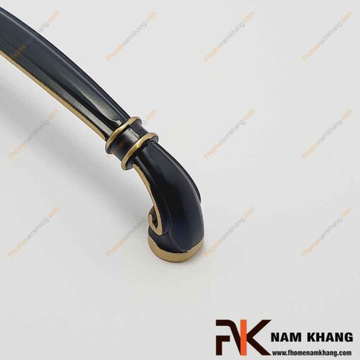 Tay nắm tủ bằng đồng đen viền vàng cổ điển NK337D-BCF FHOMENAMKHANG