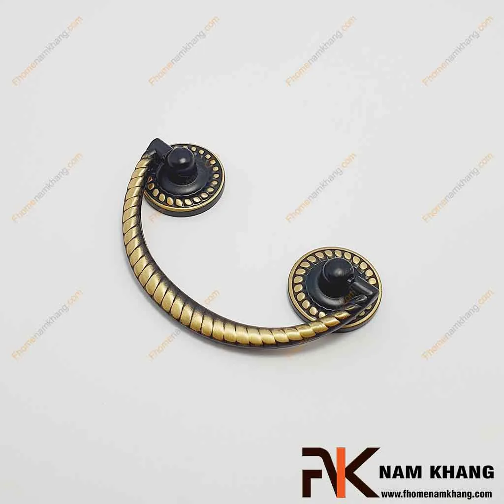 Tay nắm cửa tủ bằng đồng cổ điển dạng vòng NK100D-BCF FHOMENAMKHANG