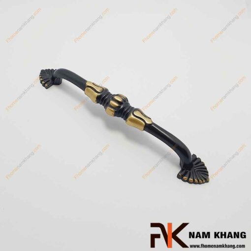 Tay nắm cửa tủ bằng đồng cổ điển NK451D-BCF FHOMENAMKHANG