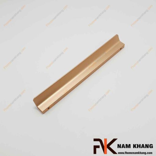 Tay nắm cửa tủ màu vàng mờ NK014S-VM FHOMENAMKHANG