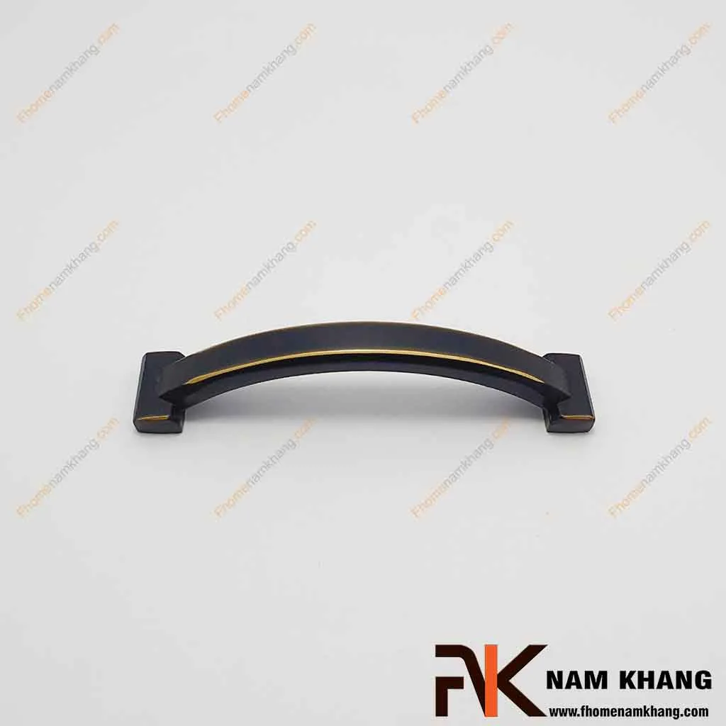 Tay cầm cửa tủ màu đen bằng đồng NK130D-BCF FHOMENAMKHANG