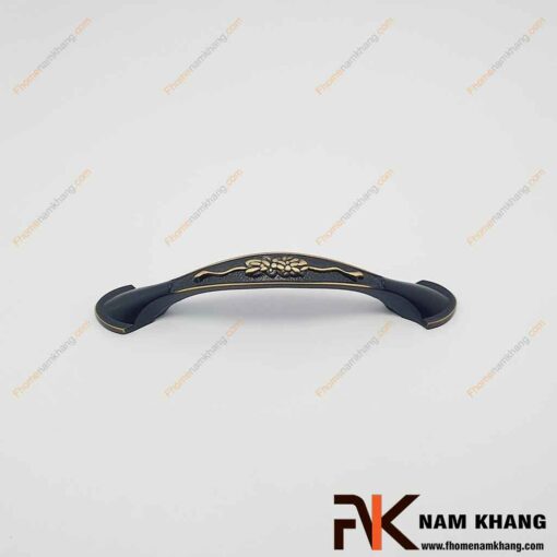 Tay nắm cửa tủ bằng đồng cổ điển NK037D-BCF FHOMENAMKHANG