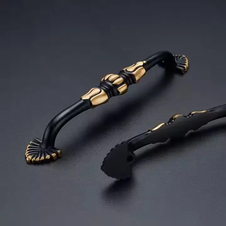 Những Mẫu Tay Cầm Tủ Bếp Cổ Điển Cao Cấp Đáng Mua Nhất 3 tay nam tu bep co dien fhomenamkhang13