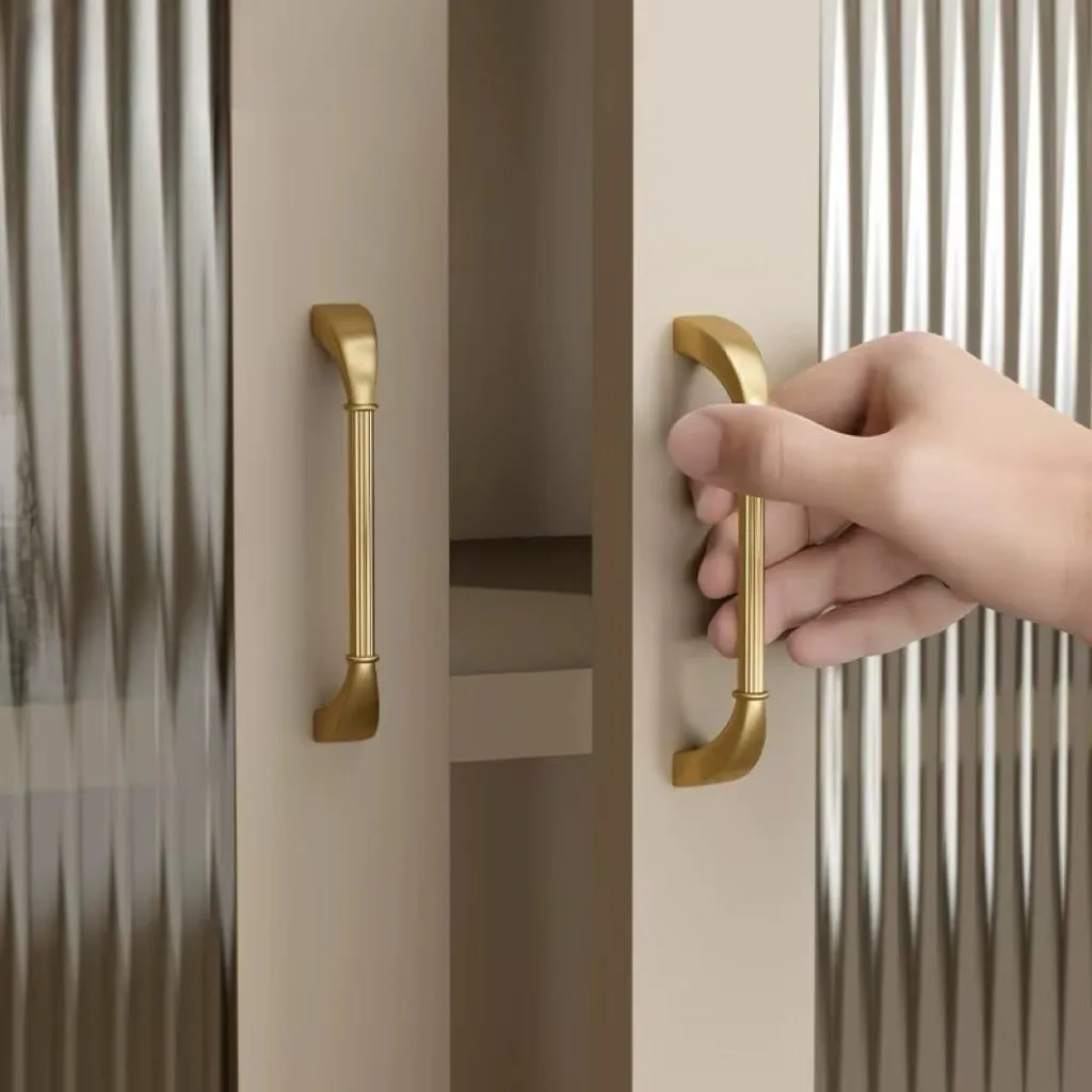 Những Mẫu Tay Cầm Tủ Bếp Cổ Điển Cao Cấp Đáng Mua Nhất 13 tay nam tu bep co dien fhomenamkhang8