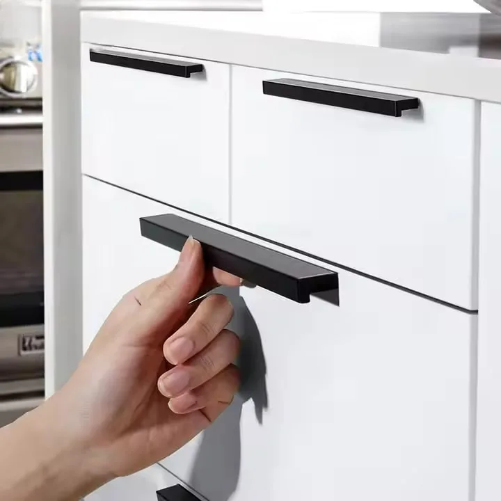 Gợi Ý Những Mẫu Tay Nắm Tủ Quần Áo Cho Không Gian Hiện Đại 9 tay nam tu quan ao fhomenamkhang9